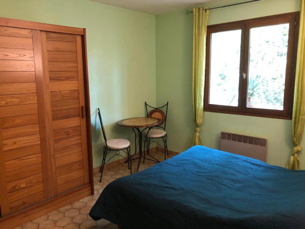 Hotel Les Persedes Lavilledieu  المظهر الخارجي الصورة