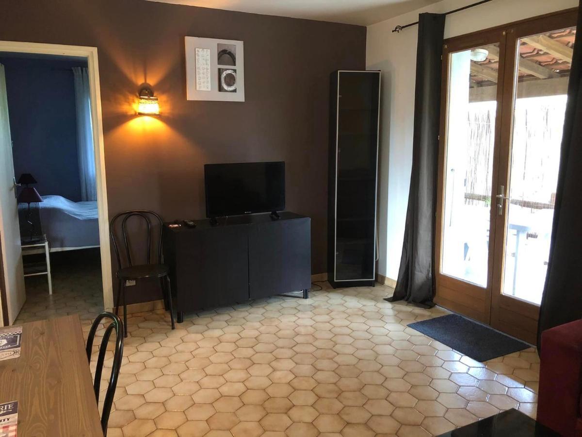 Hotel Les Persedes Lavilledieu  المظهر الخارجي الصورة