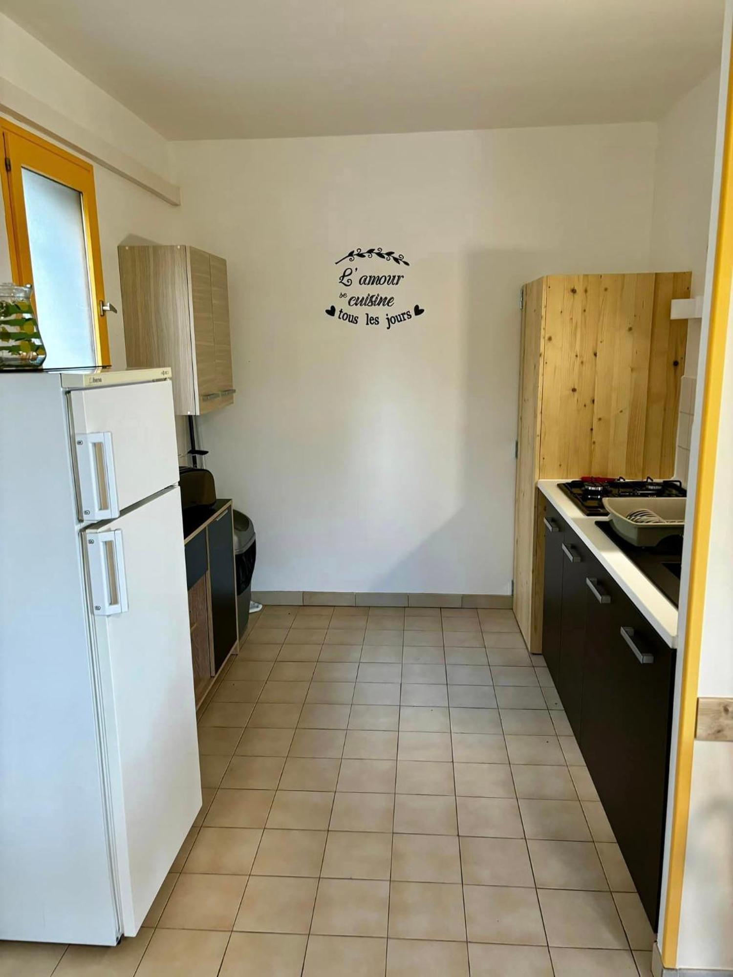Hotel Les Persedes Lavilledieu  المظهر الخارجي الصورة