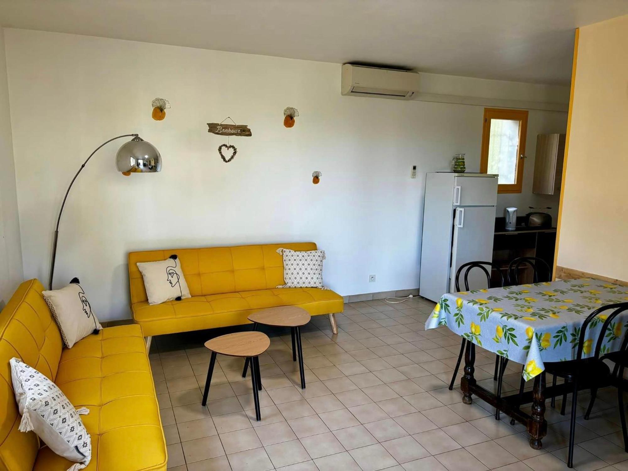 Hotel Les Persedes Lavilledieu  المظهر الخارجي الصورة