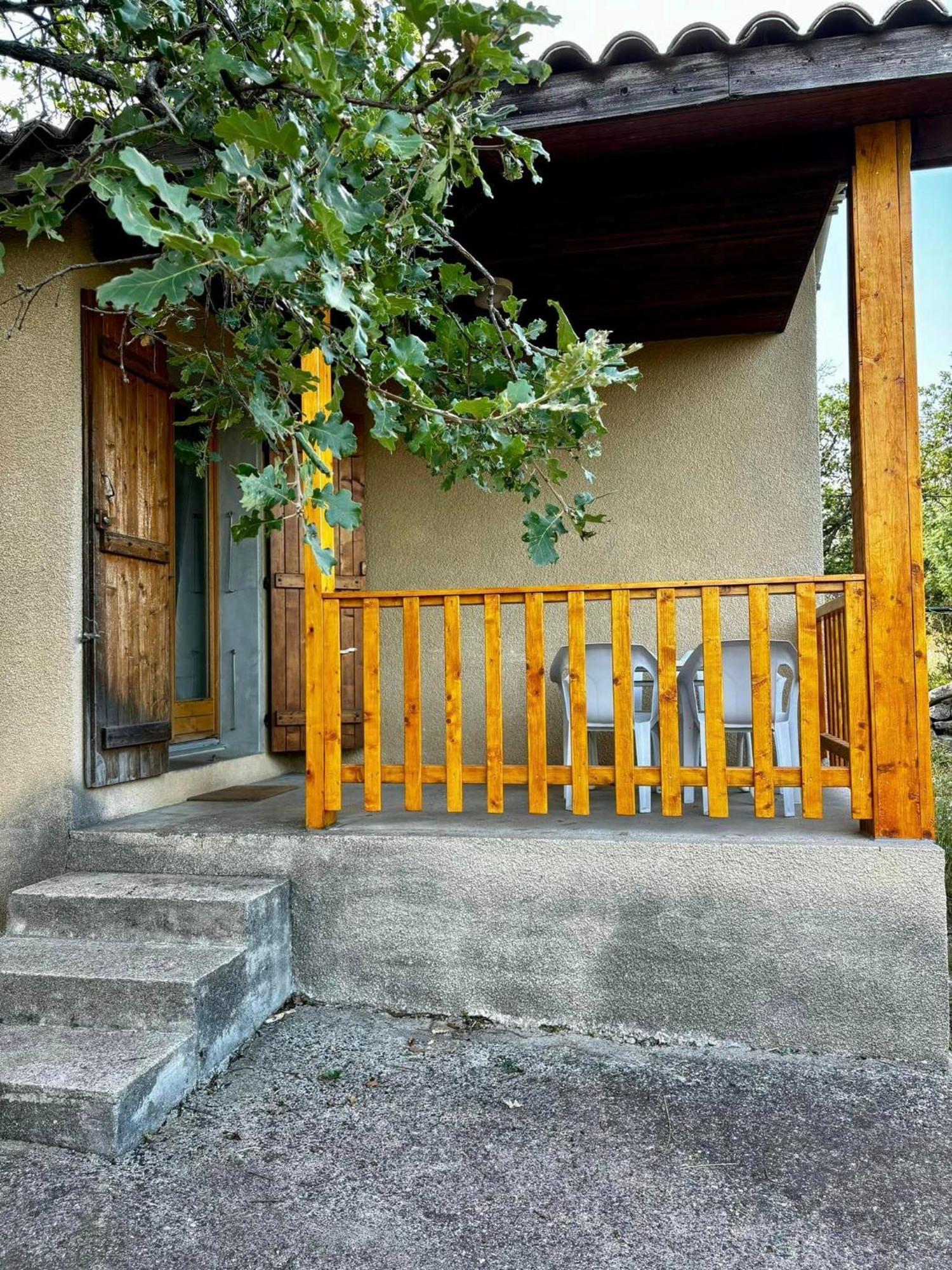 Hotel Les Persedes Lavilledieu  المظهر الخارجي الصورة