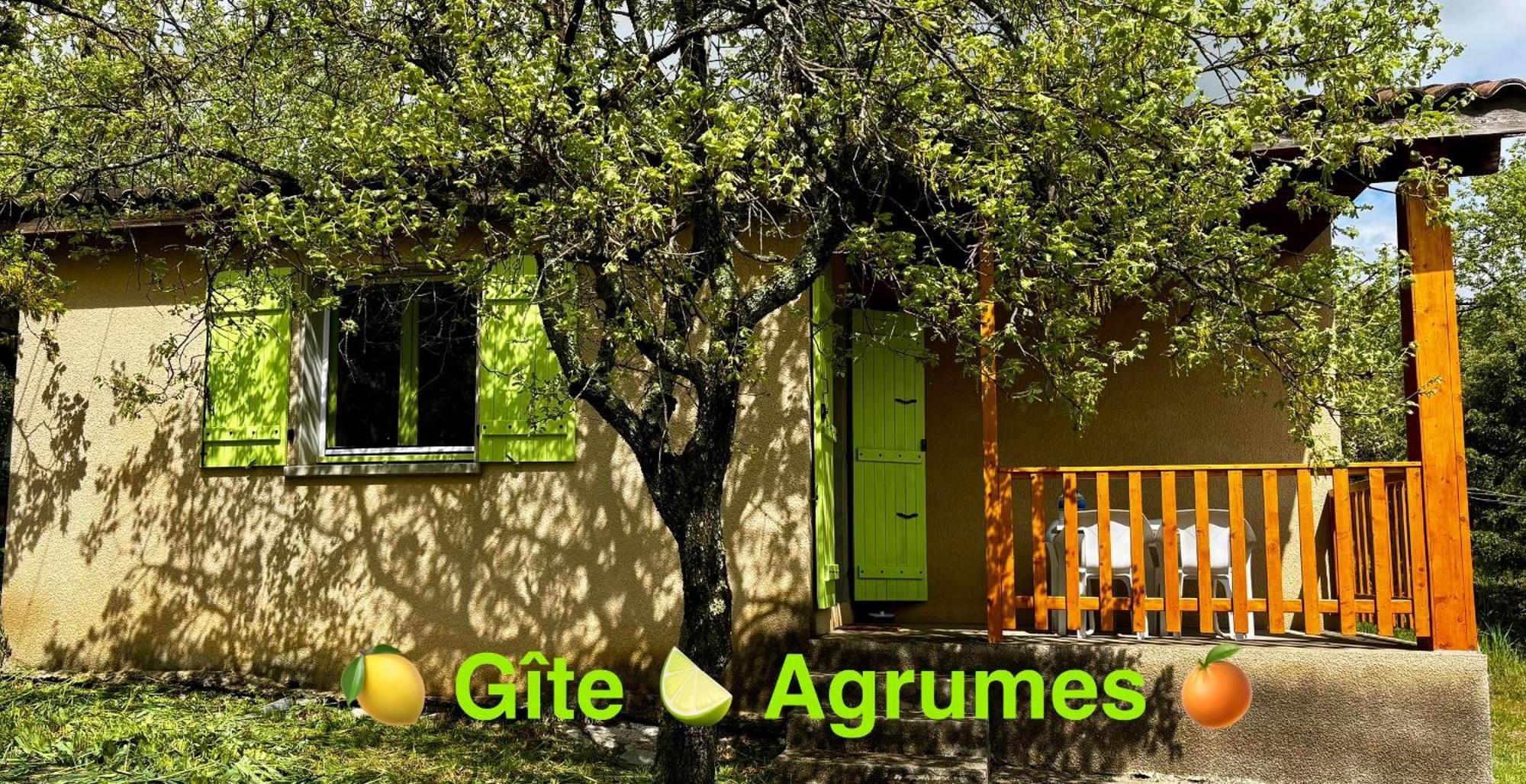 Hotel Les Persedes Lavilledieu  المظهر الخارجي الصورة