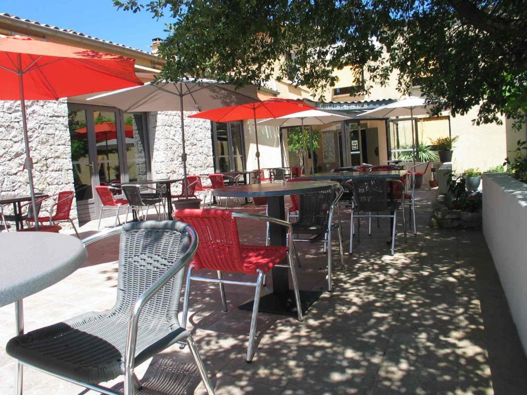 Hotel Les Persedes Lavilledieu  المظهر الخارجي الصورة
