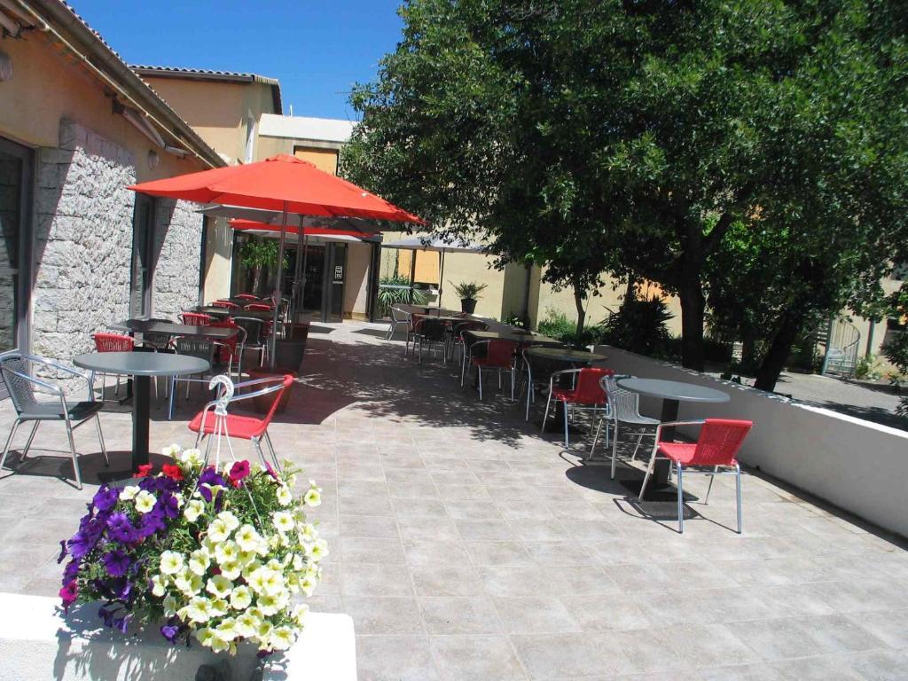Hotel Les Persedes Lavilledieu  المظهر الخارجي الصورة